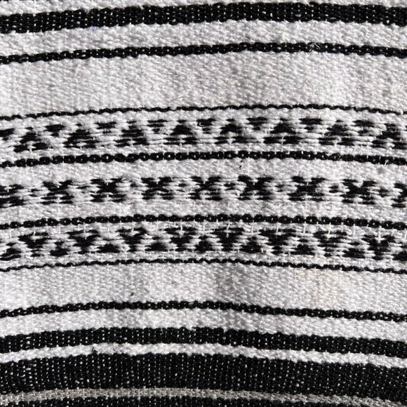 New hand spun acrylic yoga blanket from Mexico 🧘‍♂️ - Picture 2 of 4